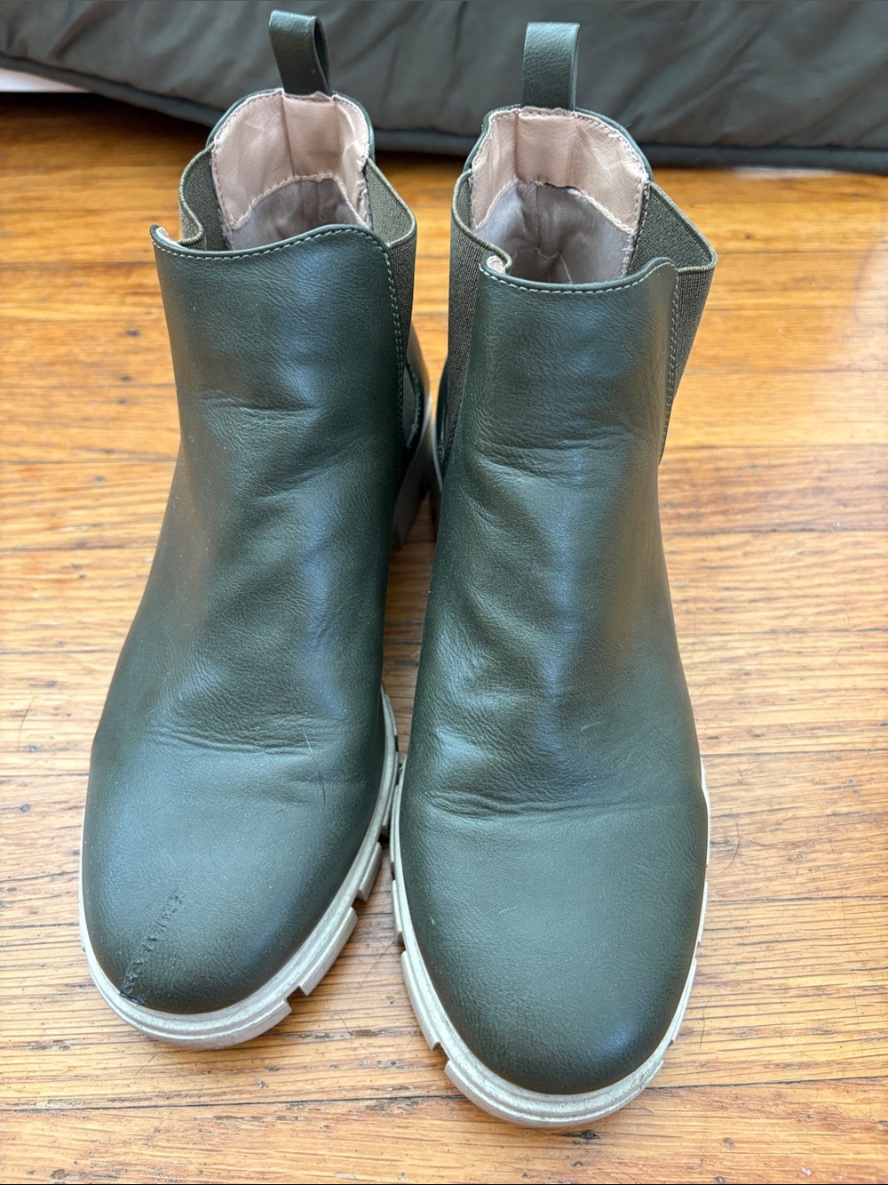Women's Chelsea Ankle Boots in Olive Green